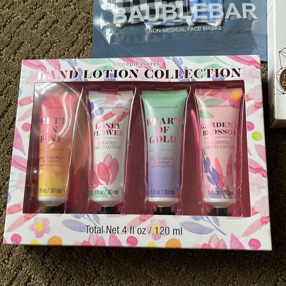 Extra Large FabFitFun Box Items New - Picture 6 of 8